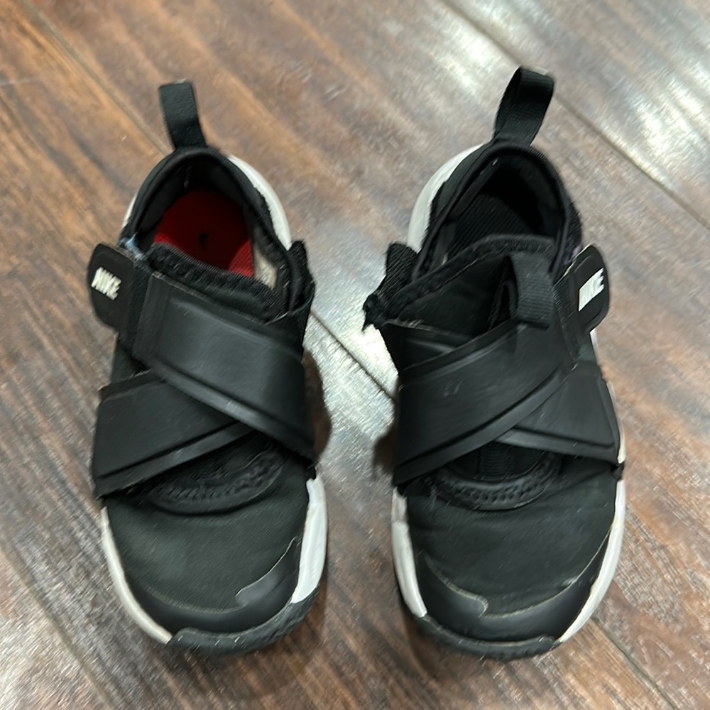 Toddler nike sneakers